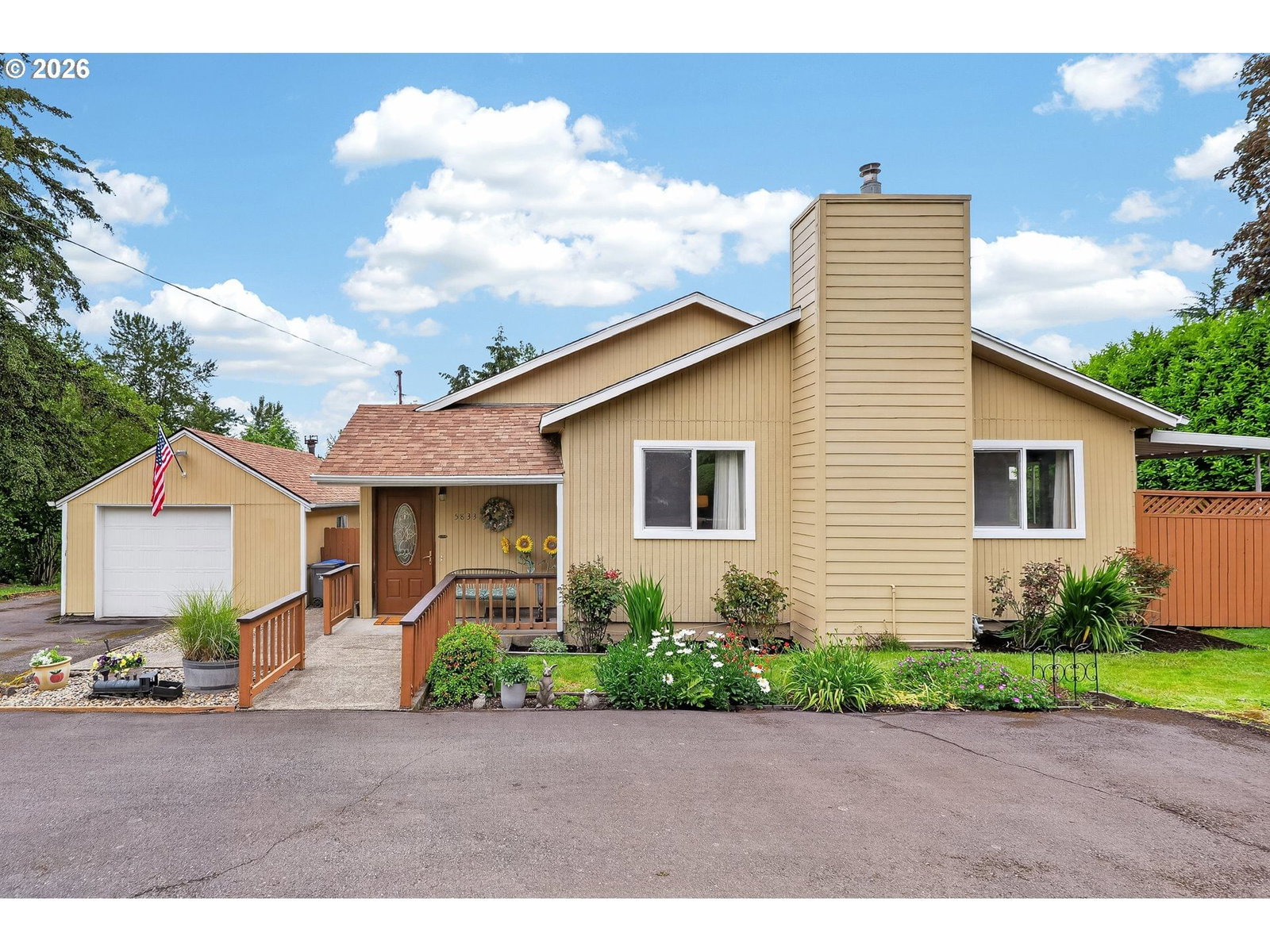 Listing photo 1 of 6