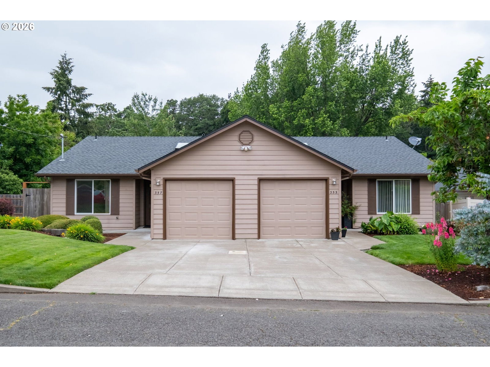Listing photo 1 of 6